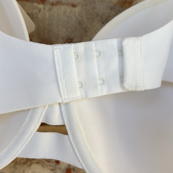 Warner's Classic White Lightly Lined Underwire Bra 40C - Picture 7 of 9